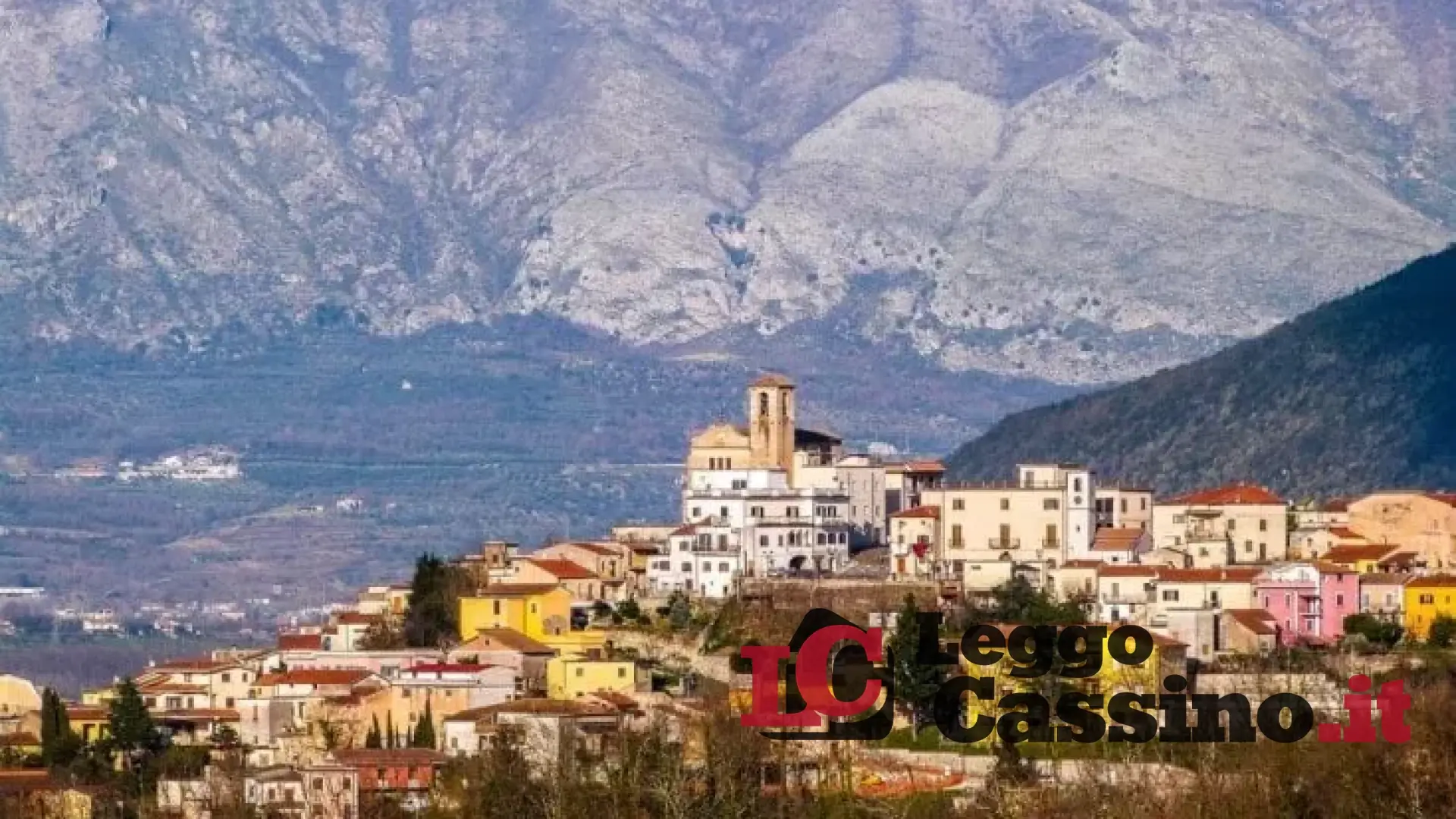 Sesso con minorenni in cambio di smartphone: cuoca condannata a 2 anni