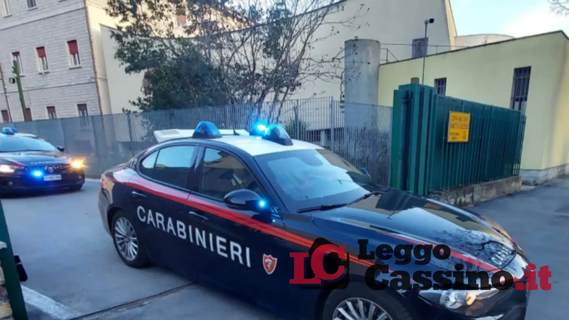Studenti intimiditi e rapinati, arrestato un 25enne