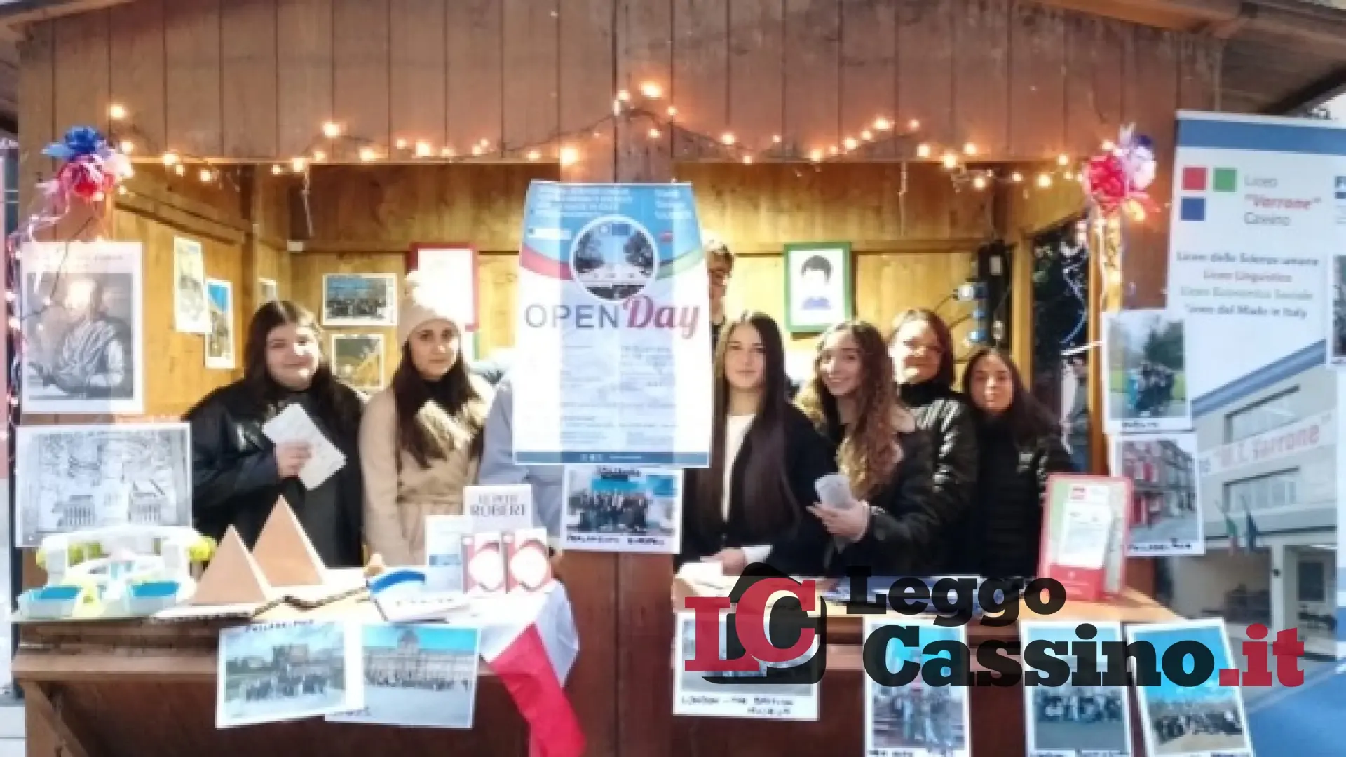 Gli studenti del Liceo Varrone hanno spiegato l'offerta formativa fuori dalle aule