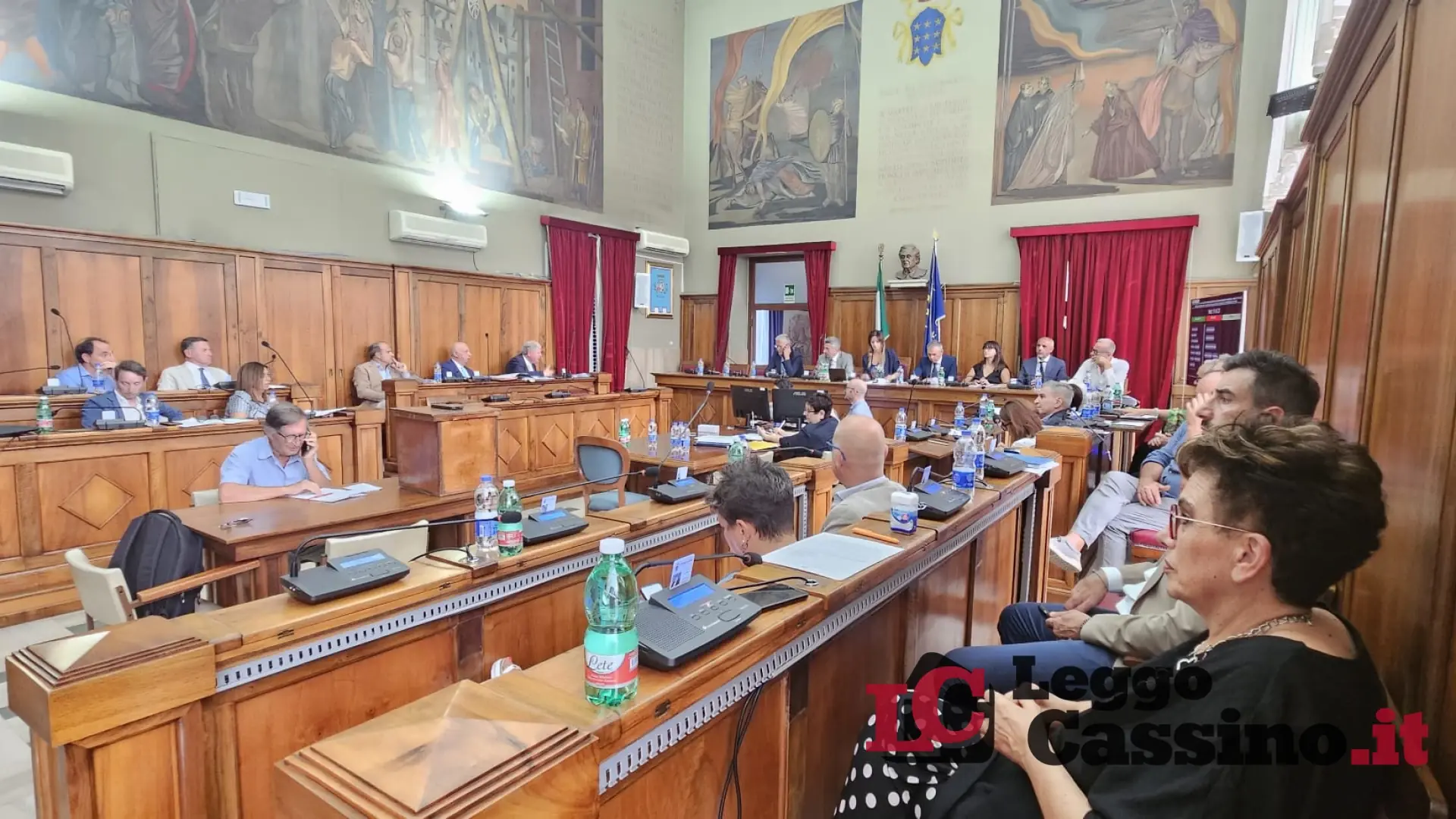 Scontro infuocato a Cassino: la maggioranza abbandona l'aula, Consiglio interrotto