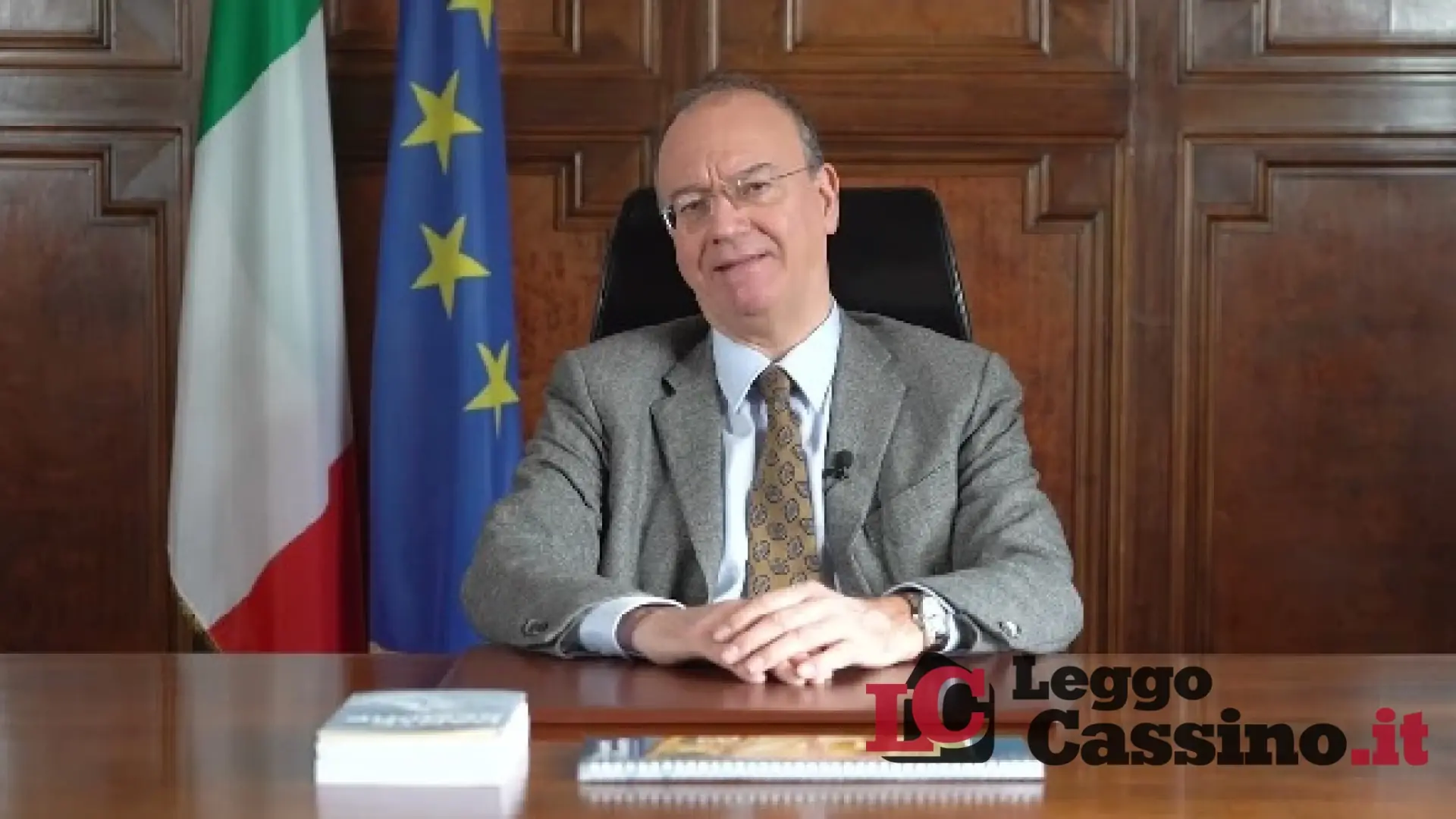 Scuola, la stretta di Valditara: voto in condotta e stop ai cellulari