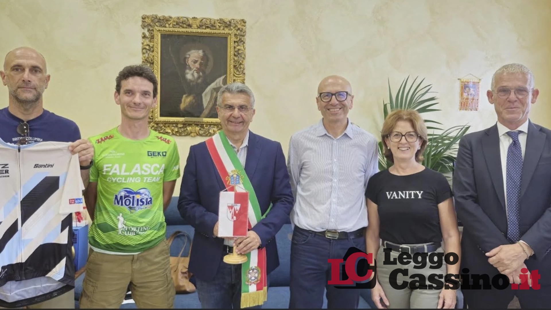 Il sindaco Salera ha accolto in Comune i ciclisti cassinati dei team Falasca e Janula
