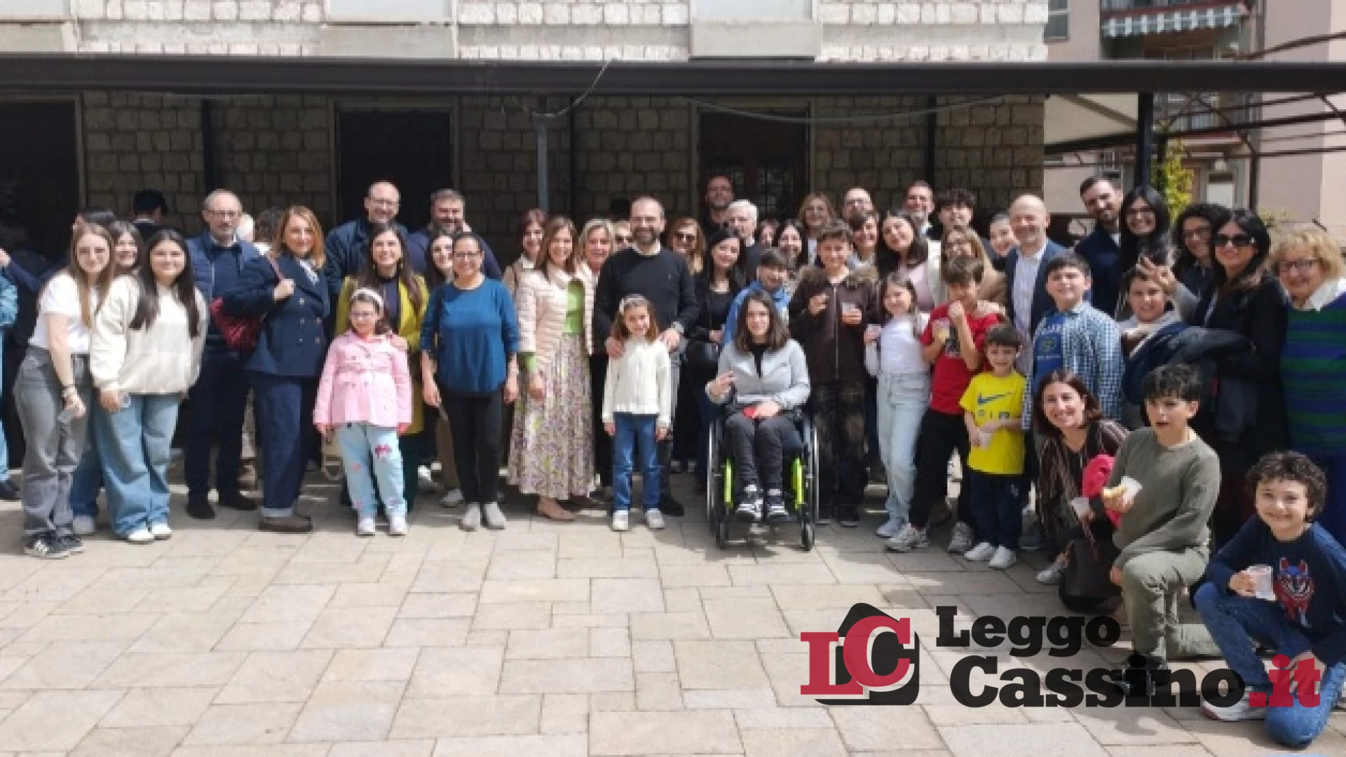 Cassino in festa: l'abbraccio a Don Giovanni De Ciantis per i suoi 18 anni di sacerdozio