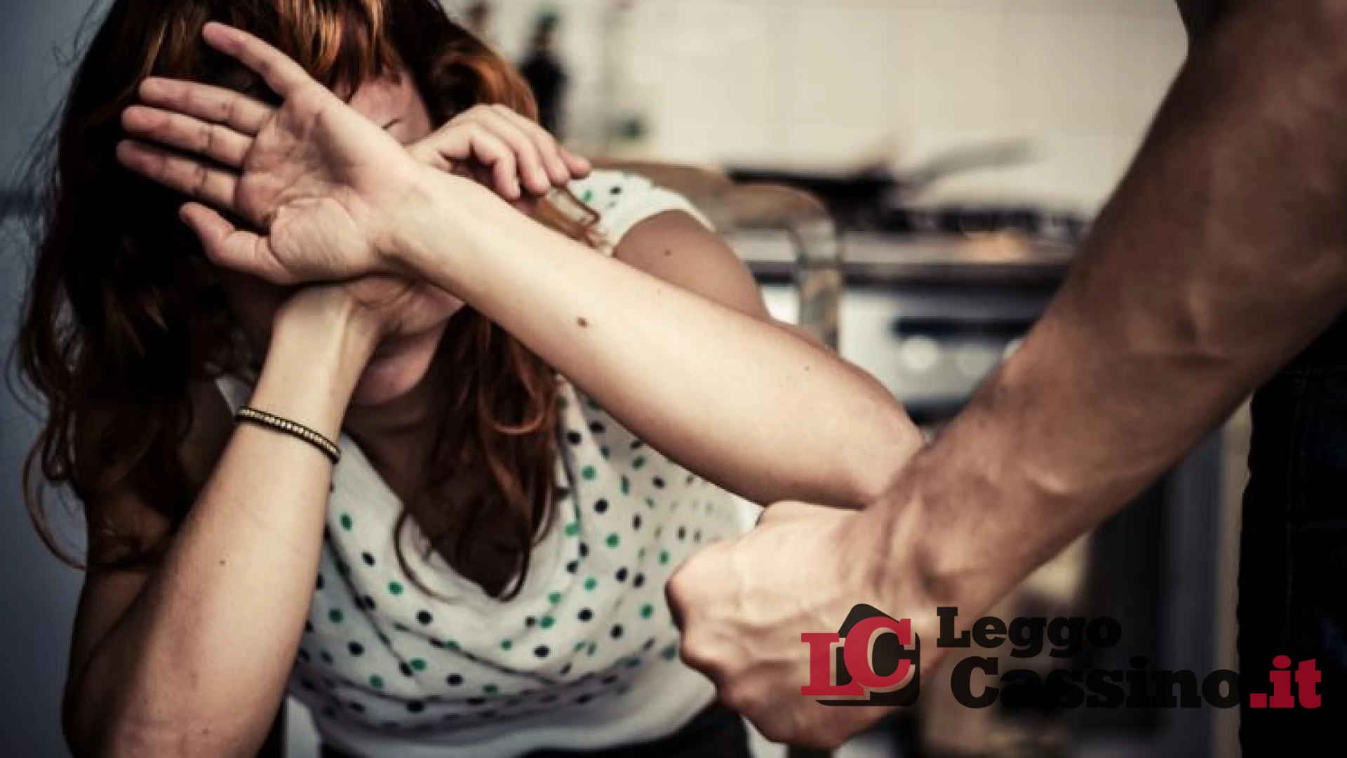 Cassino, moglie e tre figli piccoli vittime di violenze: arr...