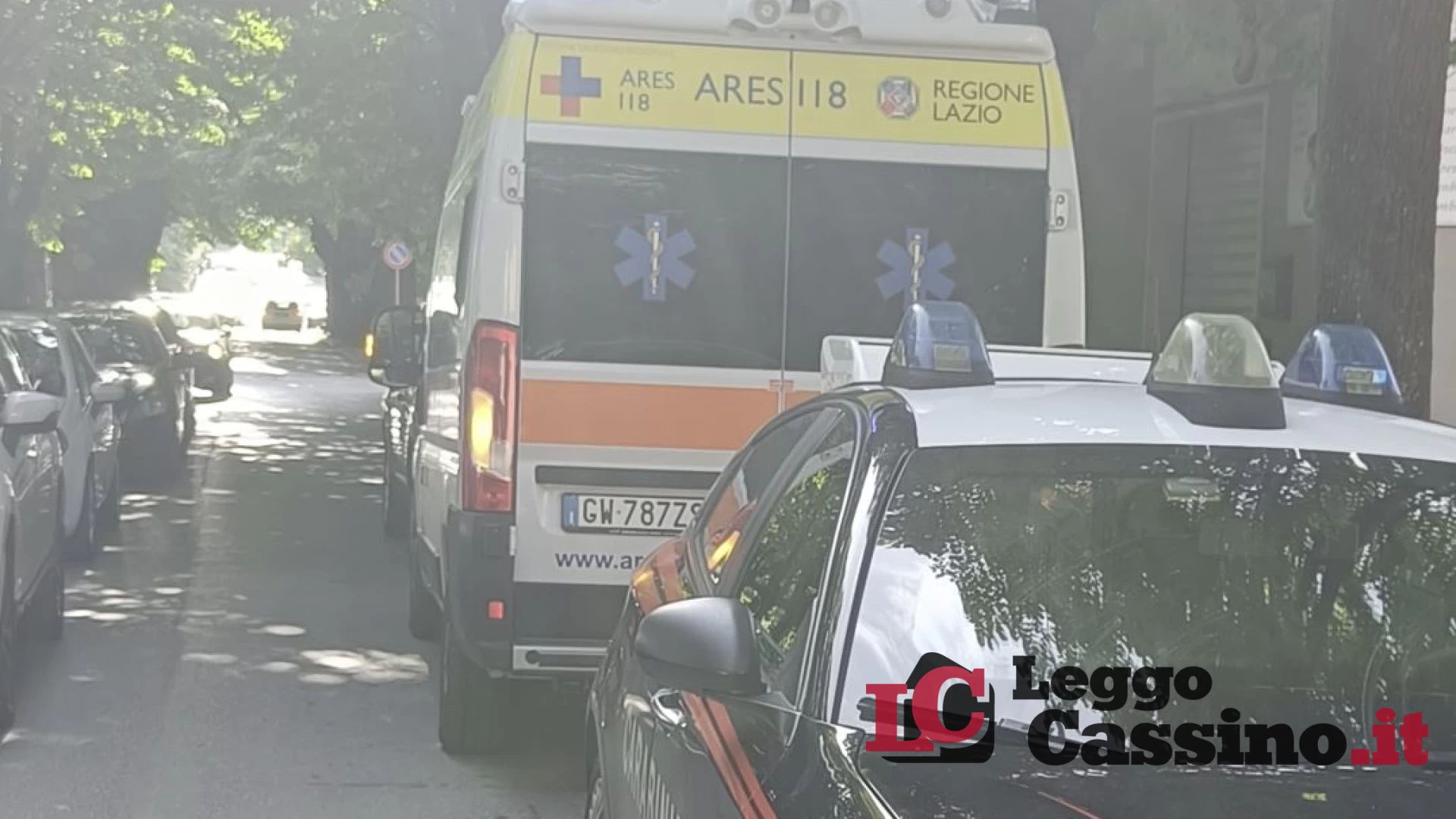 Cassino, brandisce un coltello contro moglie e figli: paura...